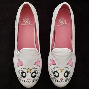 YRU Women's White and Pink Cat Face Shoes